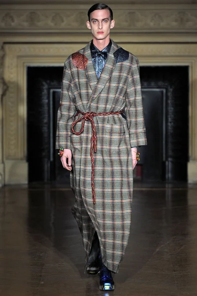 Look 32